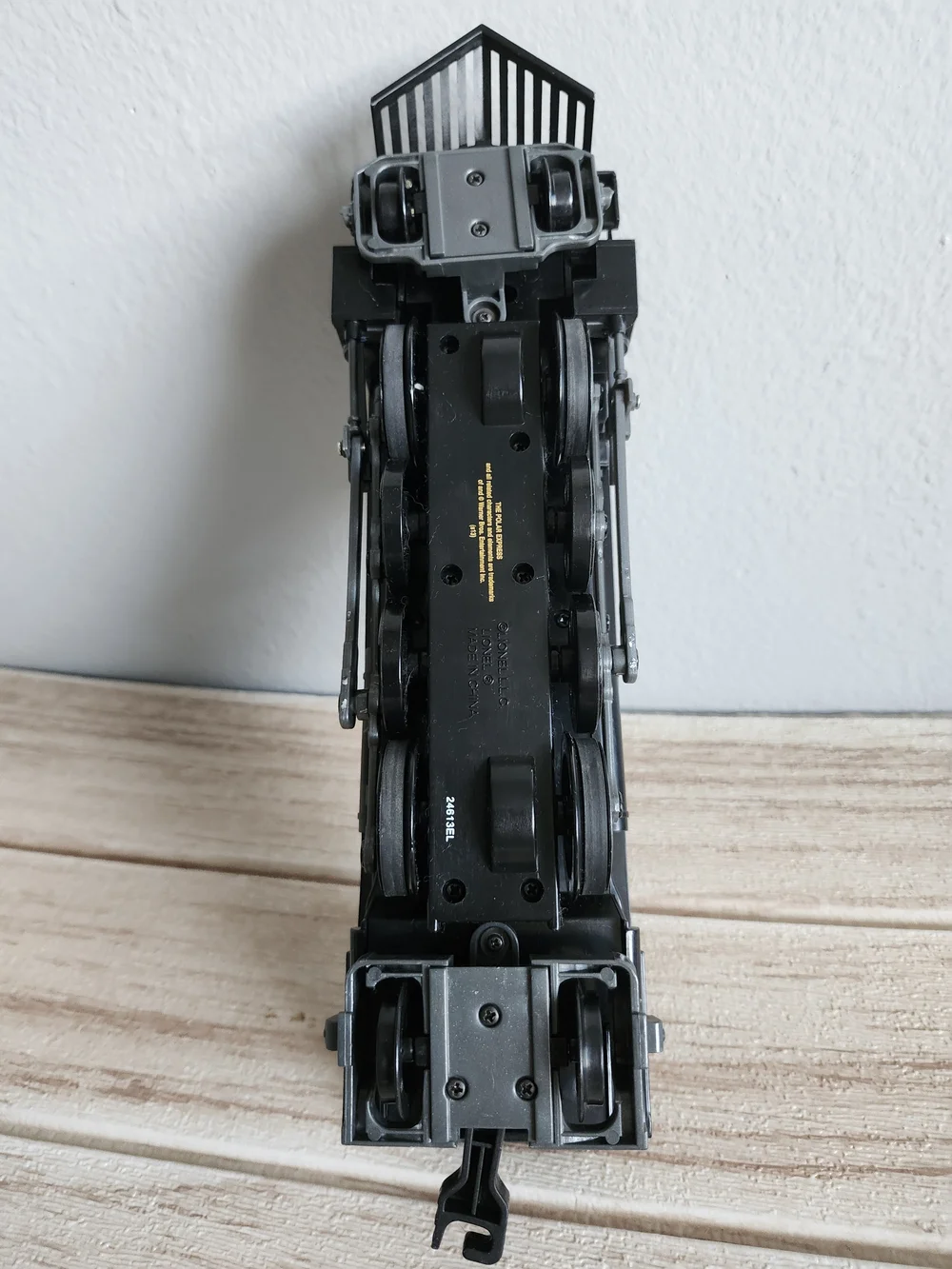 Lionel Polar Express G Gauge Replacement Train Engine & Passenger Car